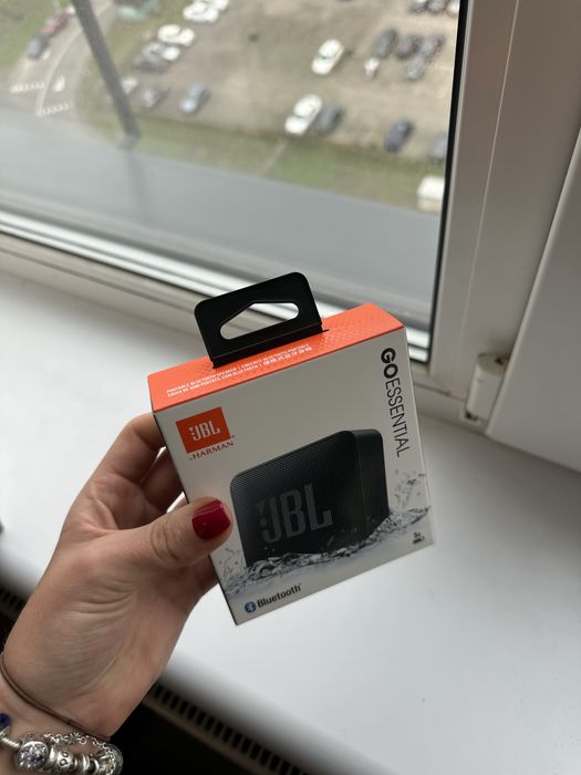 Нова колонка  JBL GO Essential (Black)