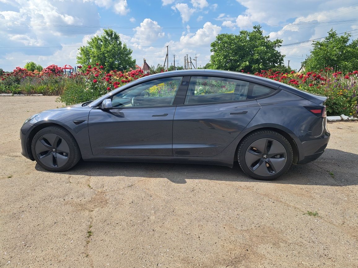 Продам Tesla model 3 2019