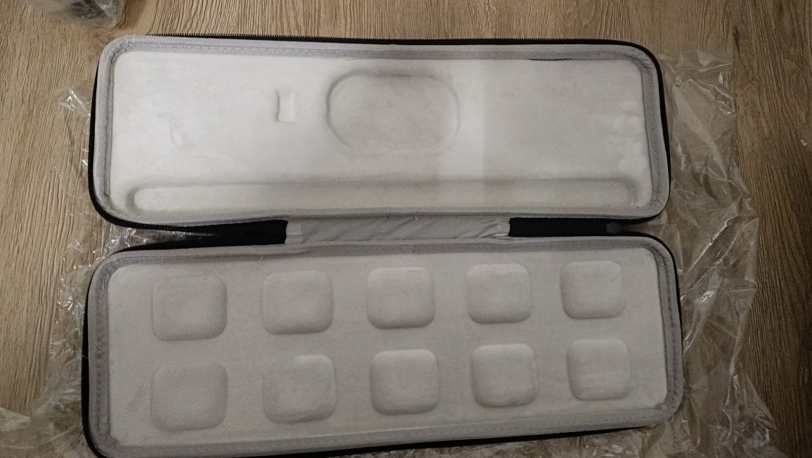 Keyboard container