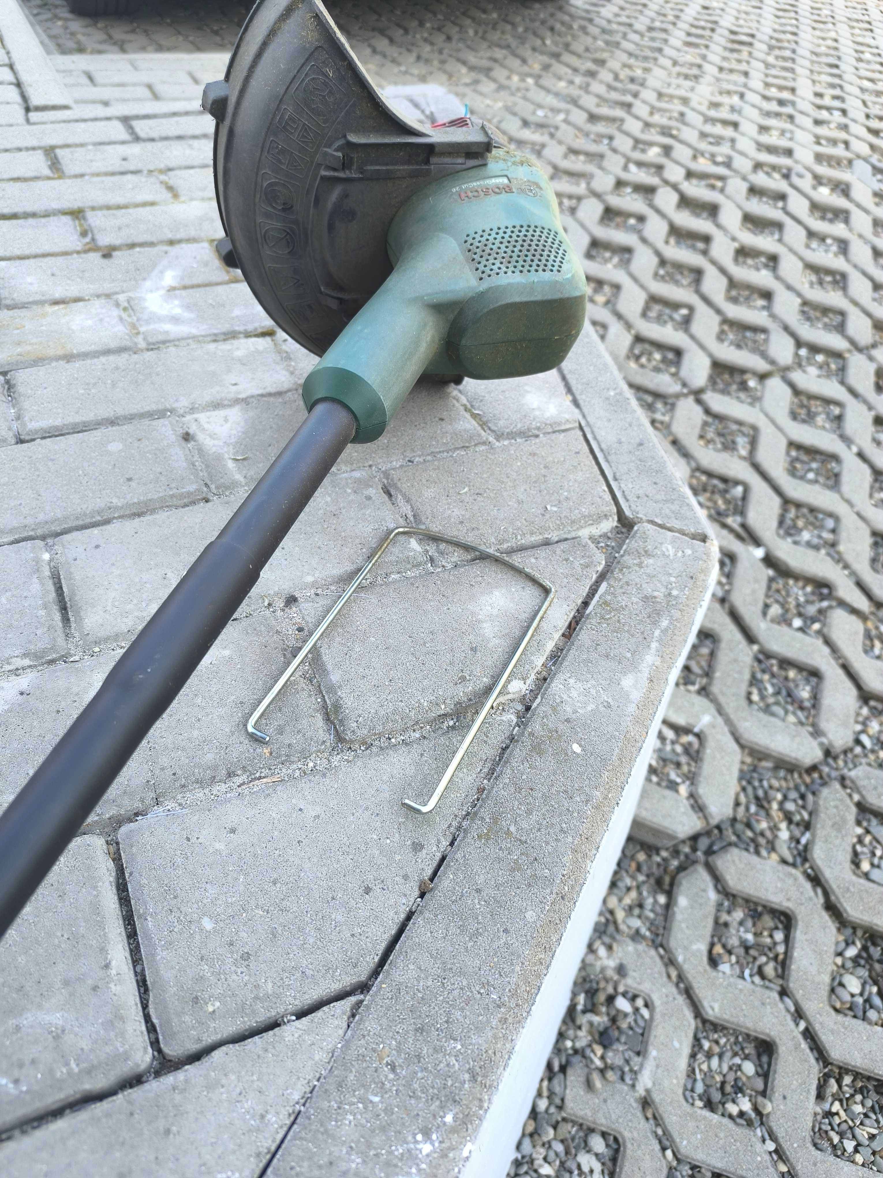 Podkaszarka elektryczna Bosch.