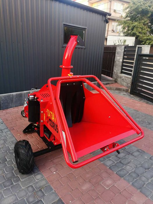 Wypożyczalnia wynajem rębak rozdrabniacz gałęzi 15KM hydraulika 12cm