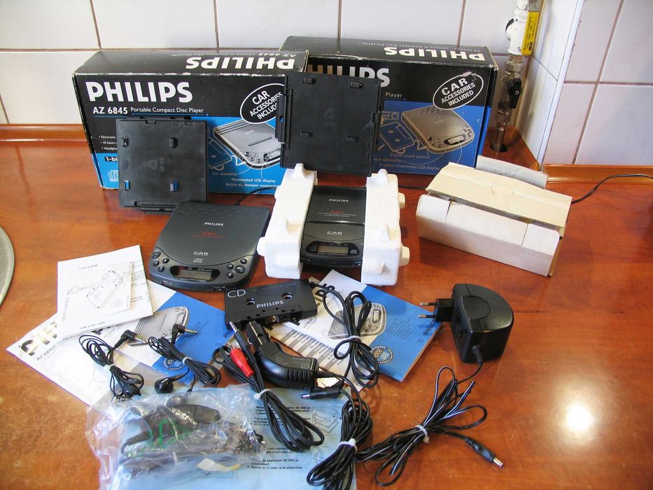 Philips AZ 6845 + AZ 8648 + CD Cassette Adaptor '' Discman ''