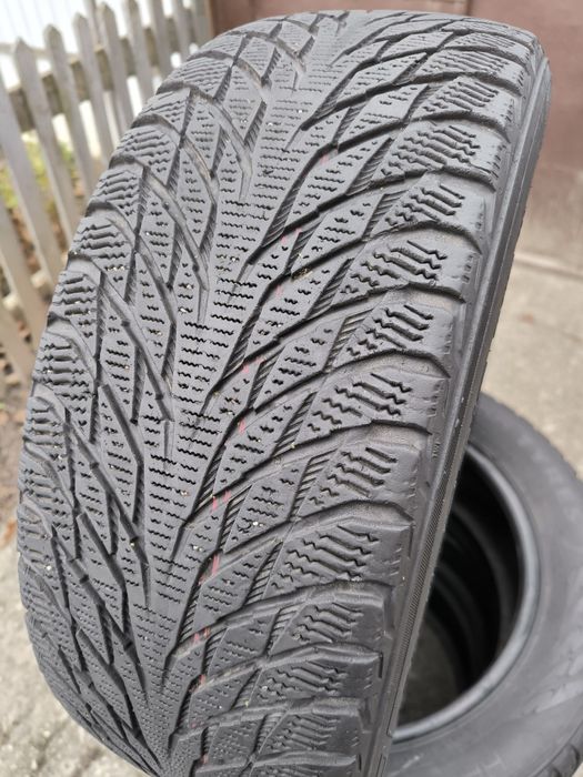 Шини зимові 205 55 R16