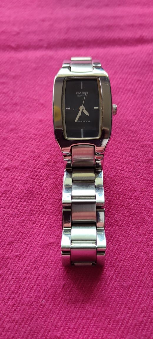 Zegarek damski srebrny, szary
Casio Classic LTP-1165A, elegancki