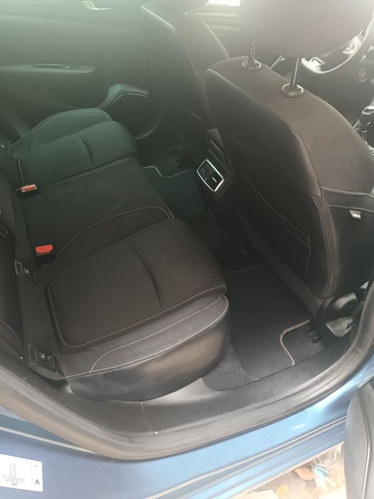 Renault Mégane Sport Tourer 1.5 dCi Zen Ano
Abril / 2018 
(NEGOCIAVEL)