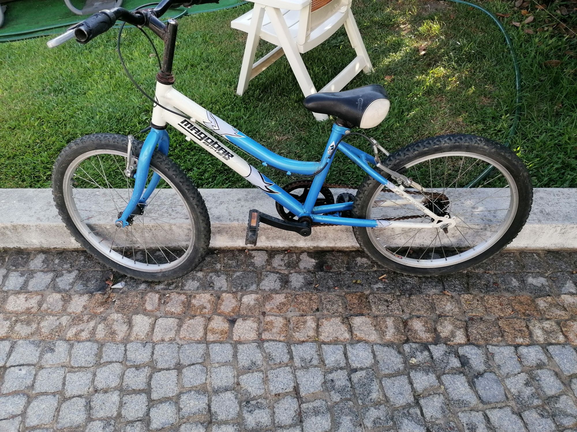 Vendo bicicleta.