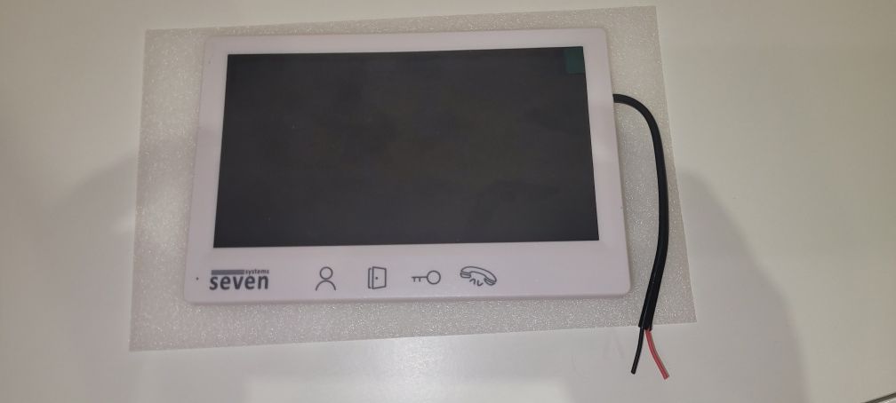 Видеодомофон Seven DP 7512