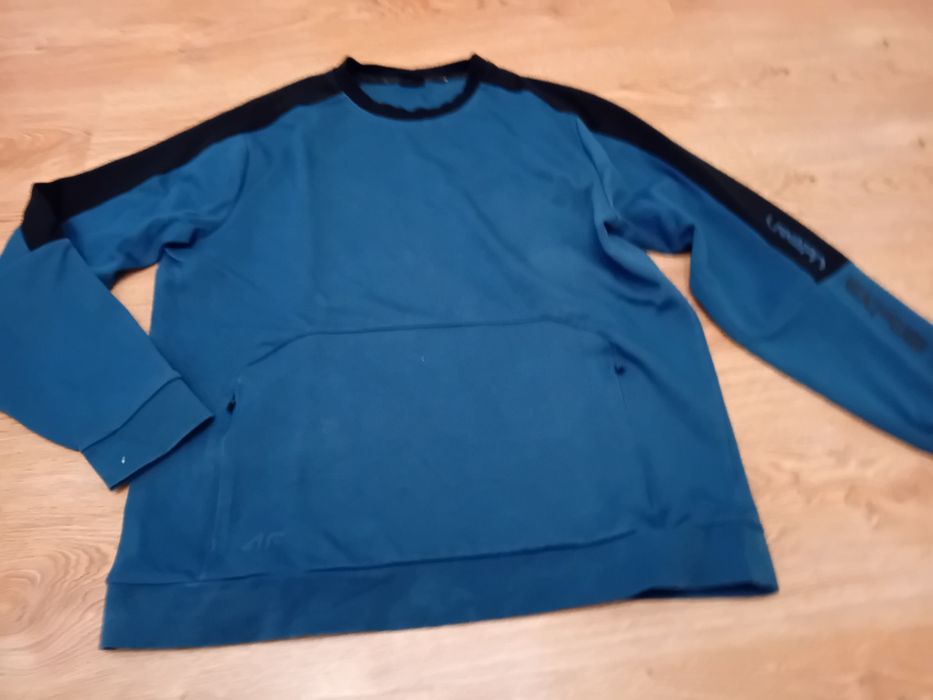 Męska bluza XL 4F, stan jak na zdjęciach,  widać ślady użytkowania,  w
