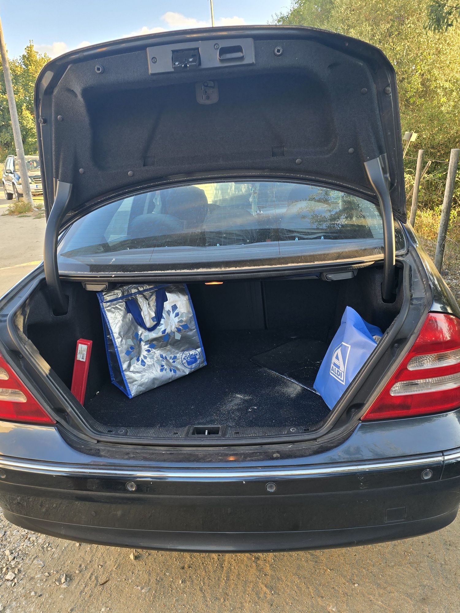 Vendo automóvel Mercedes com caixa automática