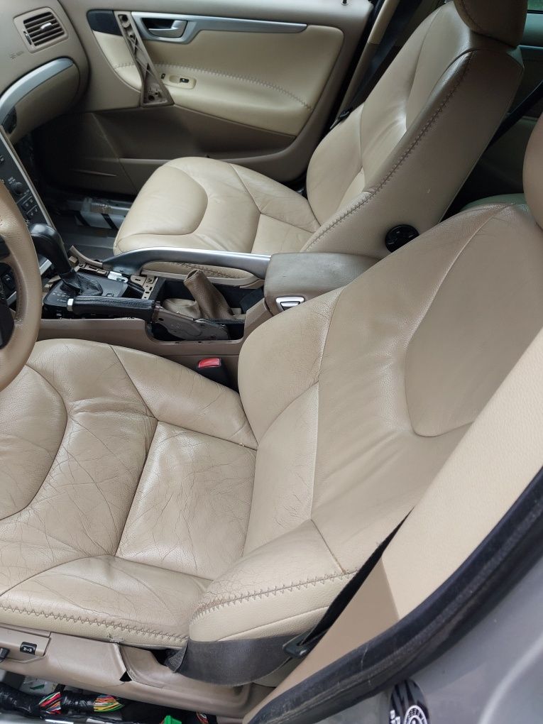 Komplet Foteli do V70 II  XC70 I lift 05-07 kolor beżowy