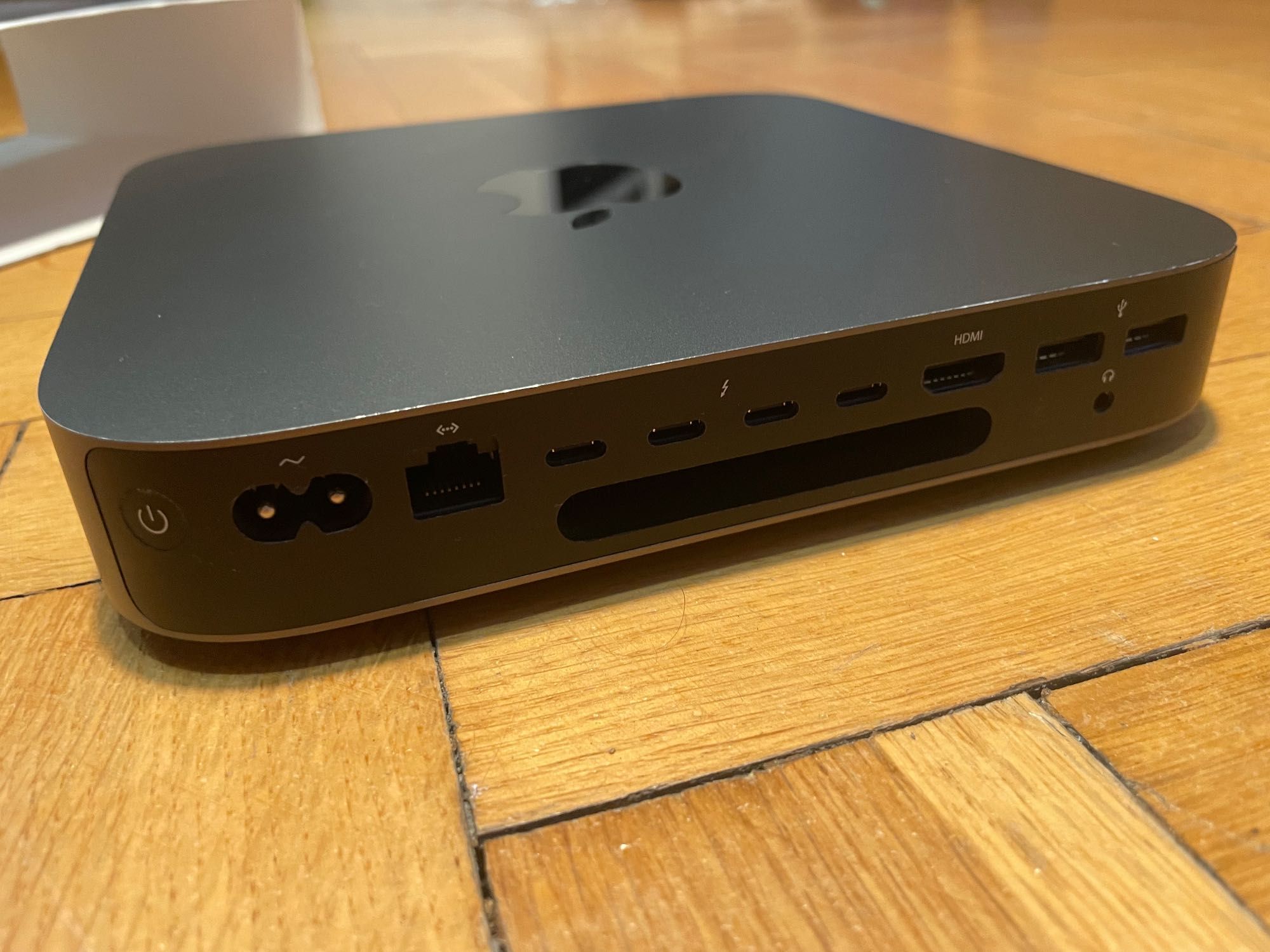 Mac mini 2018 / Intel Core i7 3,2 GHz / 32 GB RAM / 512 GB SSD