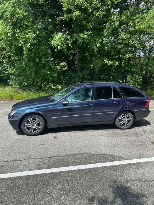 Автомобіль Mersedes-Benz c220 w203