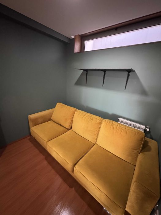Sofá 3 lugares amarelo
