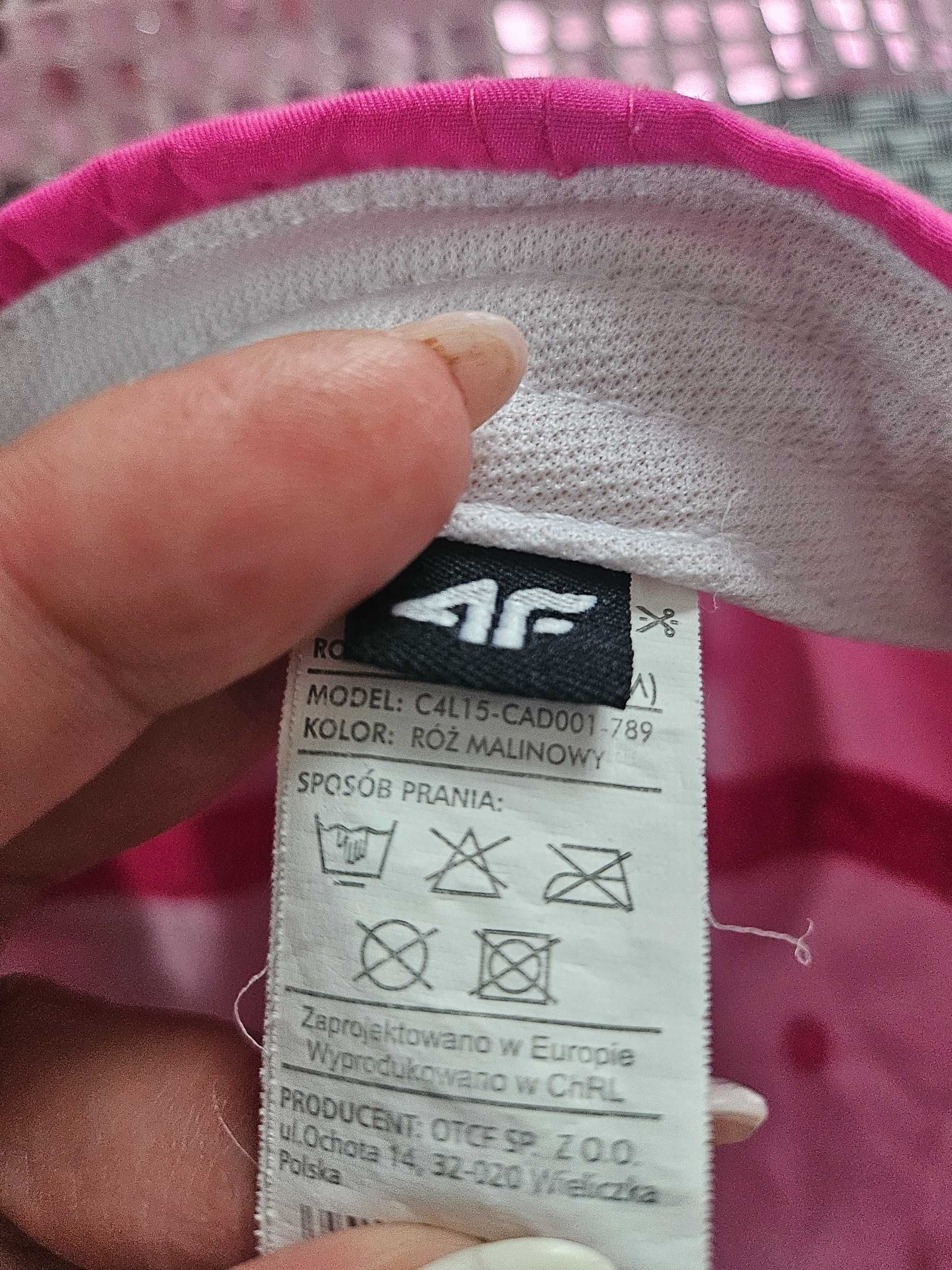 Śliczna czapeczka z daszkiem 4F rozm.L-XL