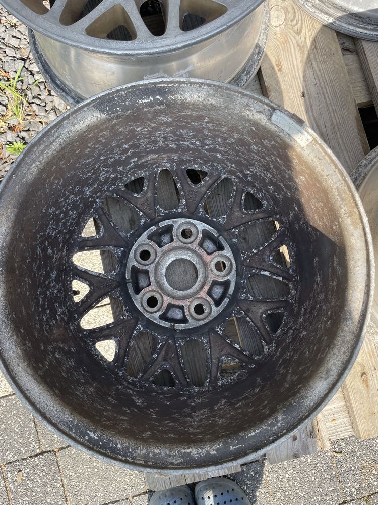 Oryginalne felgi do Yeep Grand Cherokee 15 cali