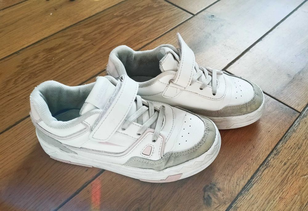 Sportowe buty dla dziewczynki