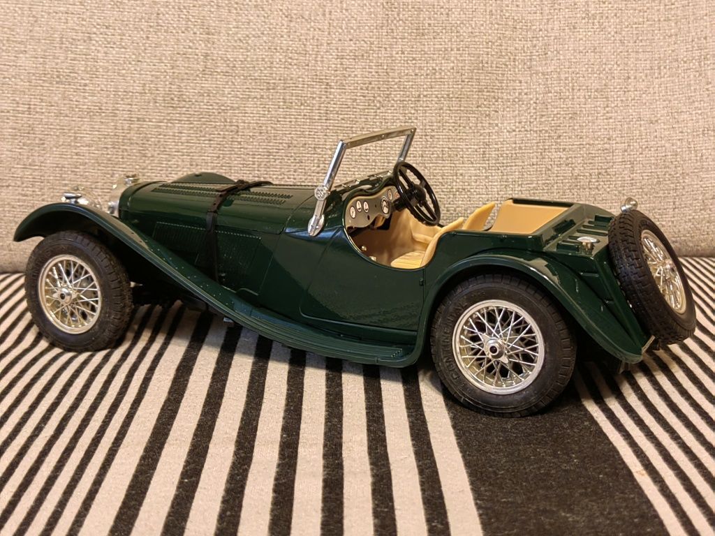 Miniatura 1/18 Jaguar SS 100, da BBurago