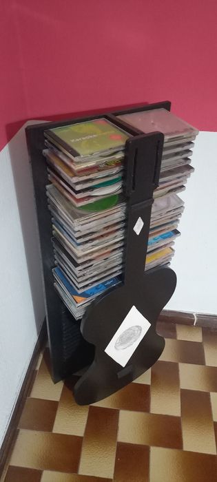 Aparador de cds moderno