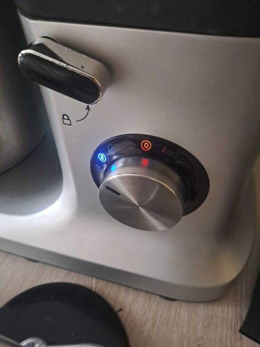 Mikser planetarny Hoffen 1200W z blenderem i misą 6 l ( uszkodzony ?)