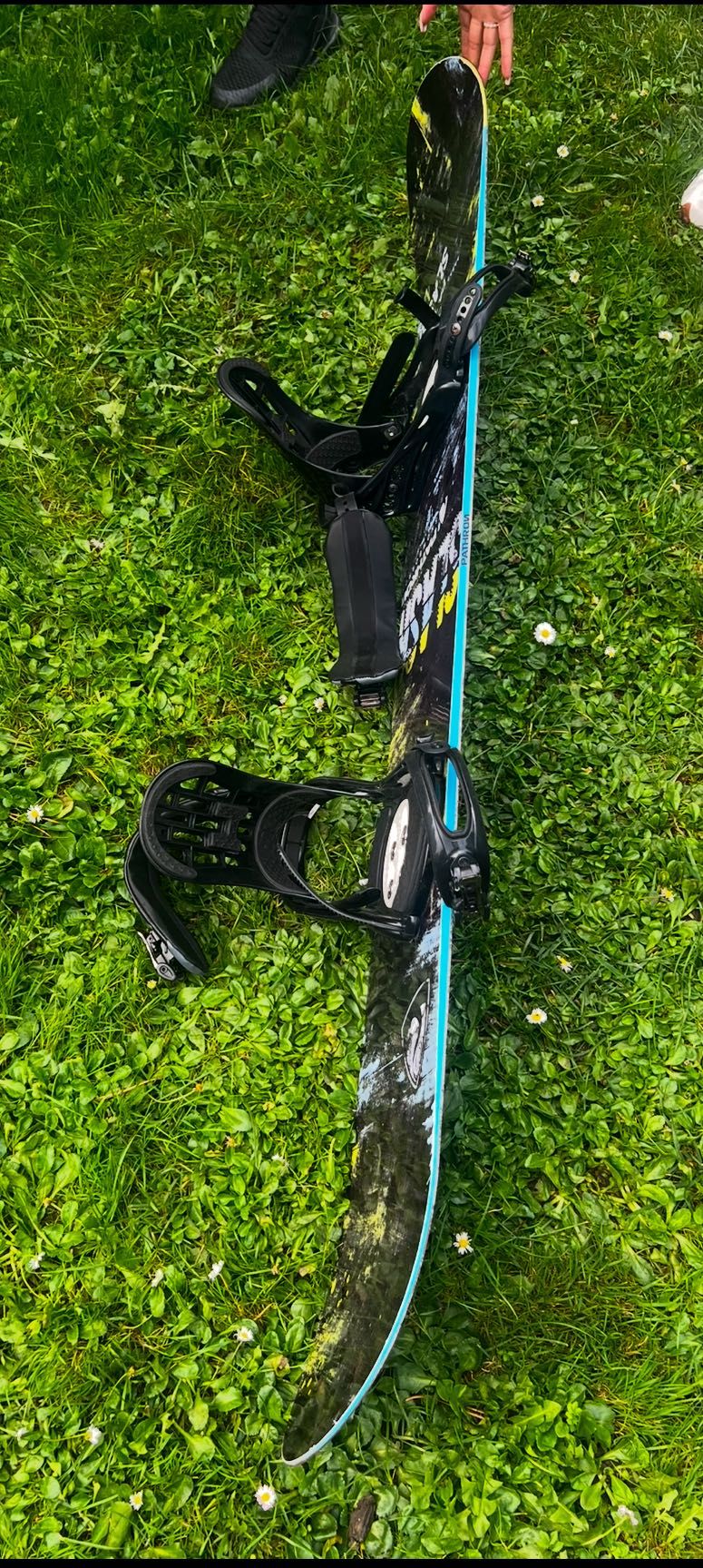 Deska snowboardowa 161W + wiązania Flux – świetny zestaw!
