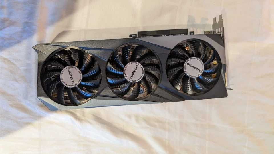 Продаю відеокарту NVIDIA GeForce RTX 3070 8GB у відмінному стані.