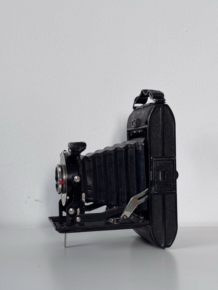 Aparat analogowy miechowy Balda Juwella Anastigmat z około 1936 roku.