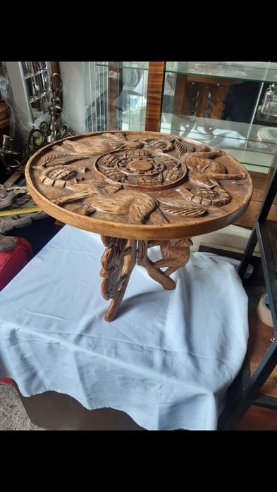 Stary Indyjski stolik w słonie