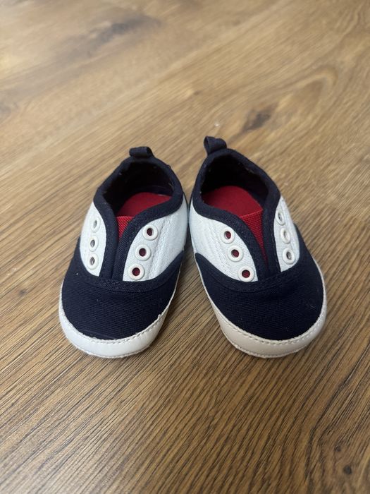 Buciki niechodki trampki Old Navy