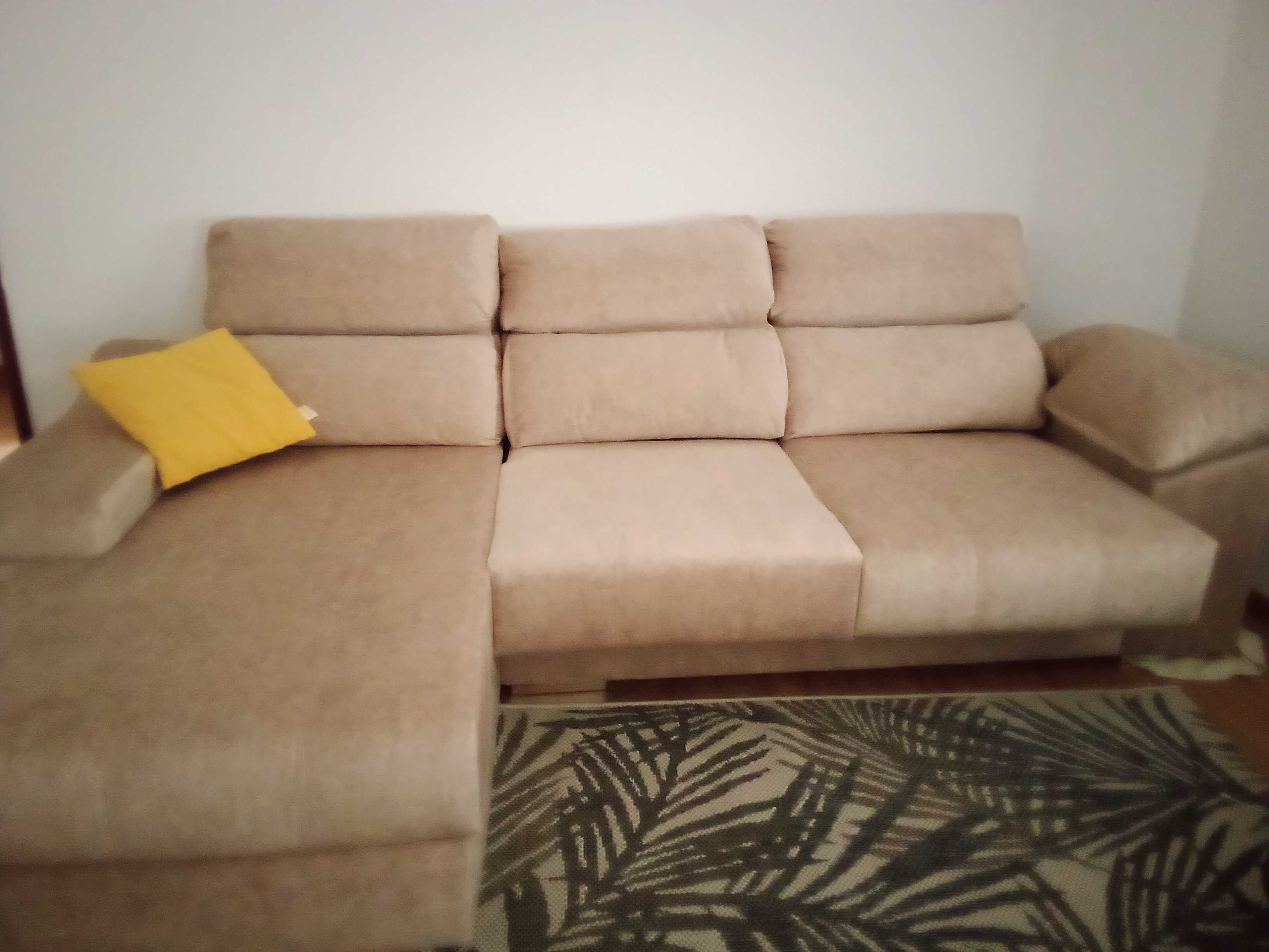 Sofá chaise lounge novo