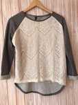 Bluza szara z kremową koronką marki H&M rozmiar M dtan używana b.dobry