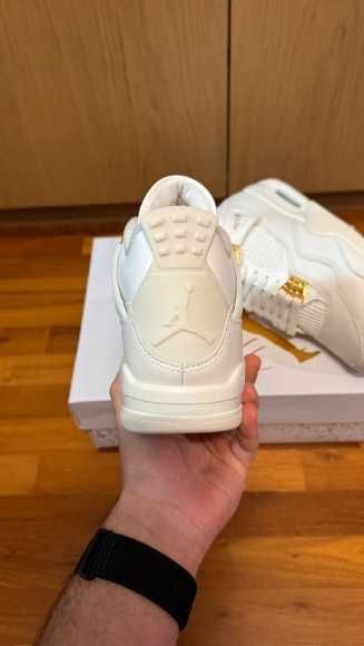 Jordan 4 Retro Metallic Gold R.41