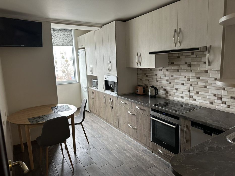 Вільна, Актуально, Центр, Оренда на будь-який терм для ЗСУ або сім'ї .