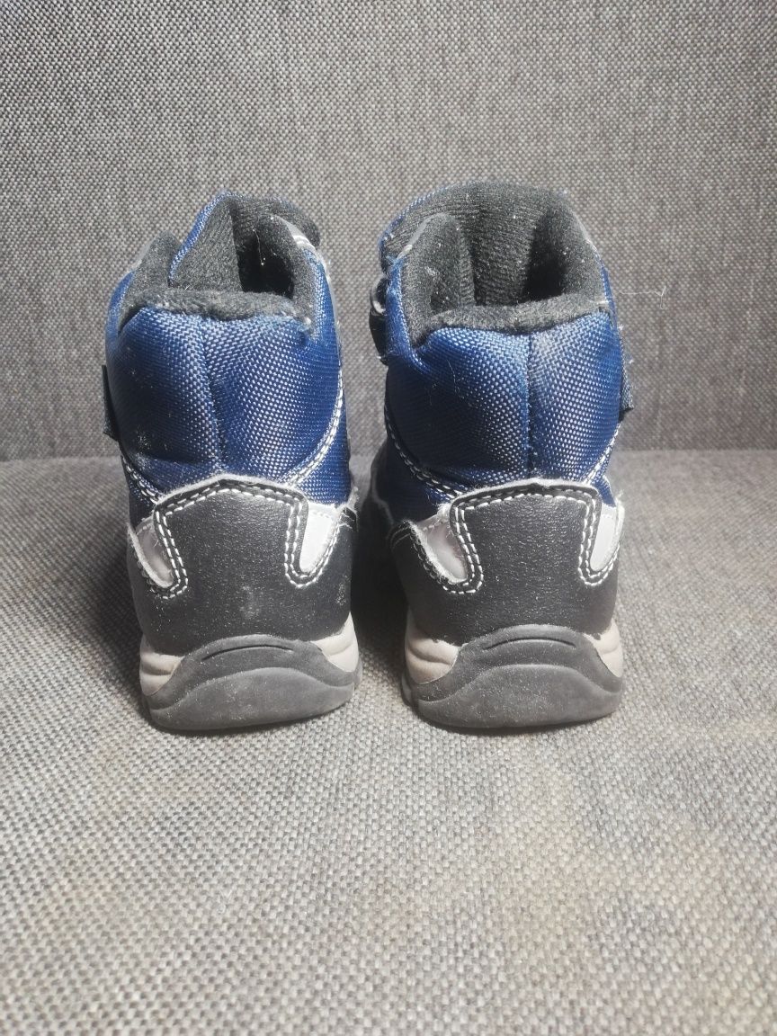 Buty zimowe z długą cholewką