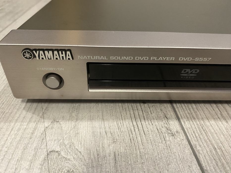 Yamaha  dvd - s557
