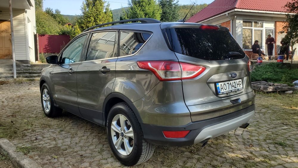 Продам Ford Escape