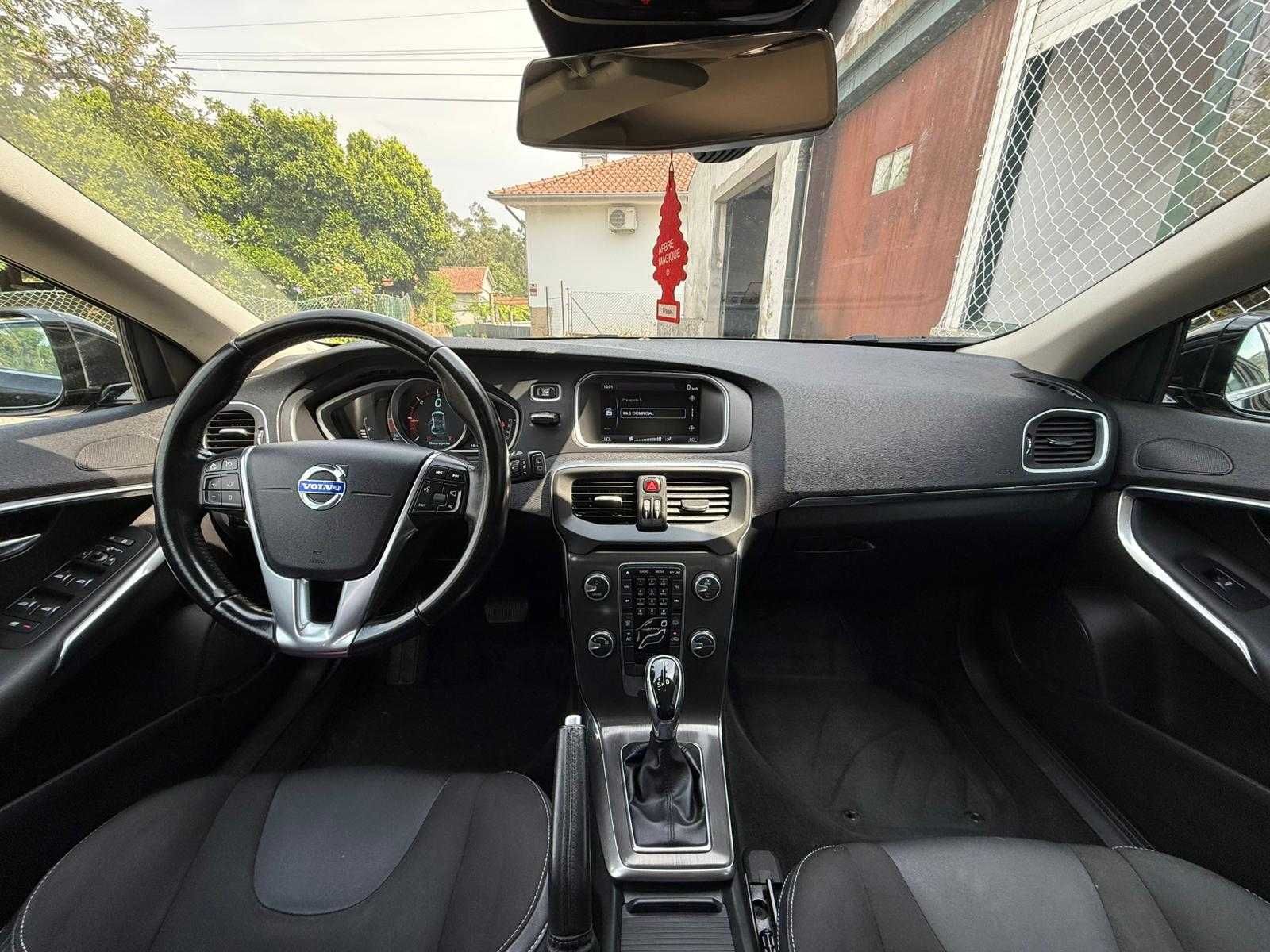 Volvo V40 1.6 D2 Momentum 115cv Gasóleo Caixa Automática