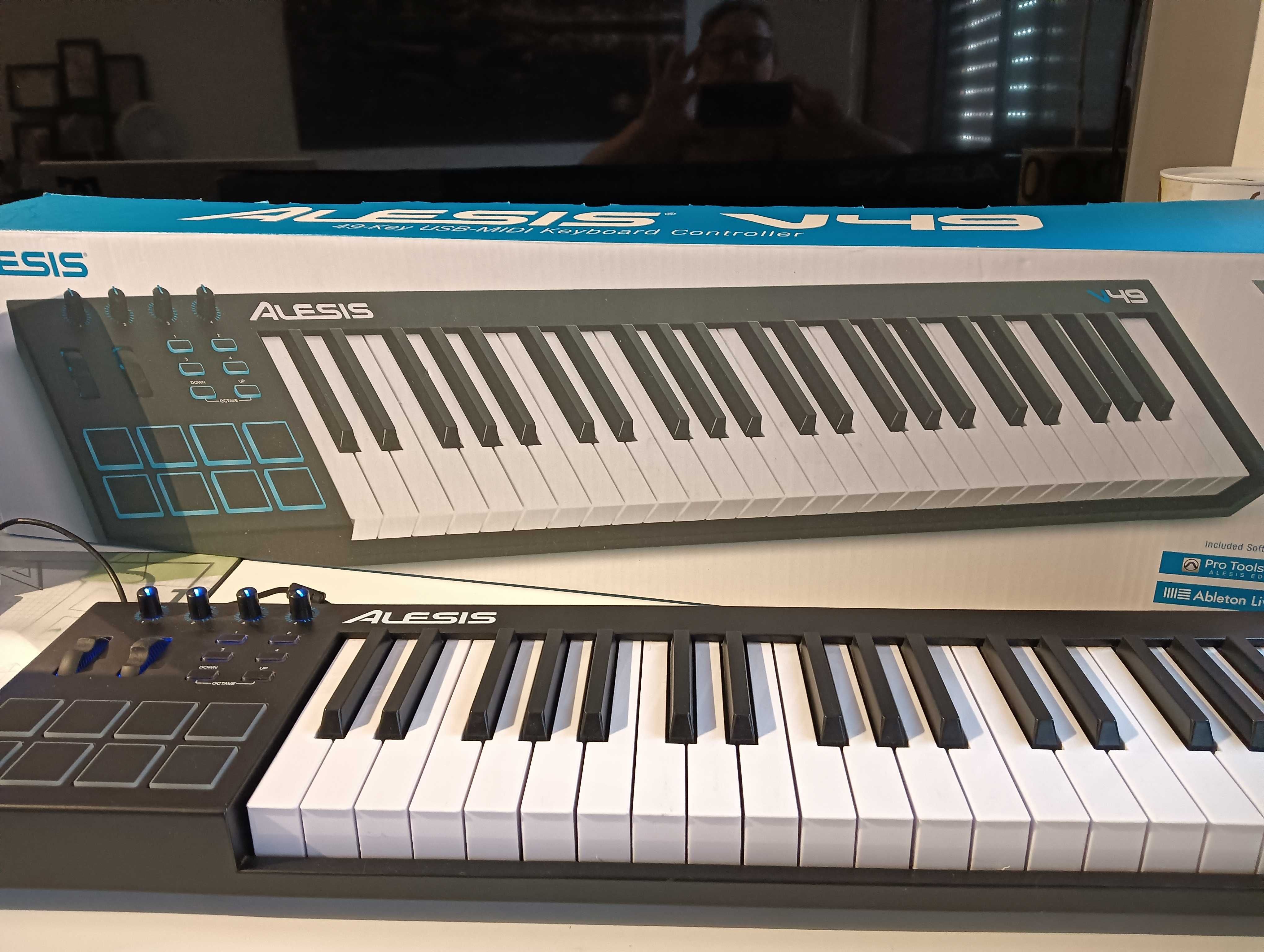 Teclado Alesis V49
