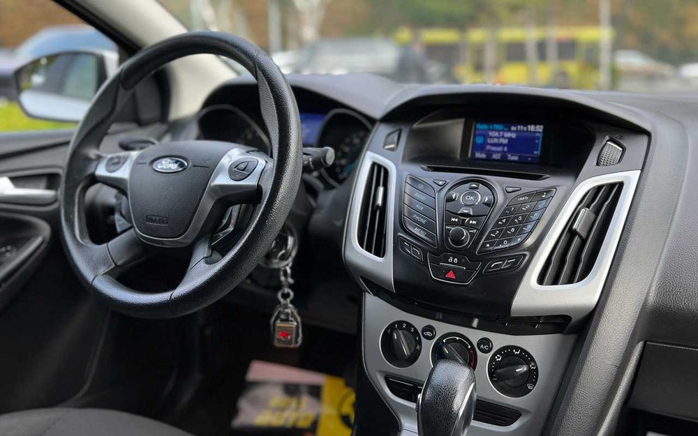 Ford Focus  2012