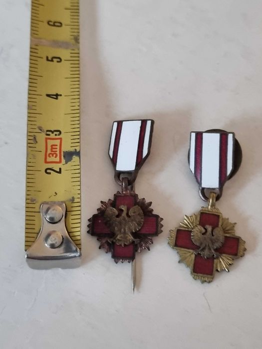 Odznaczenia, przypinki PRL