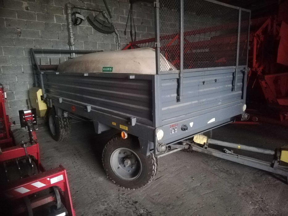 Rozrzutnik dwuosiowy Agromet Czarna Białostocka NOWY, Autosan D732