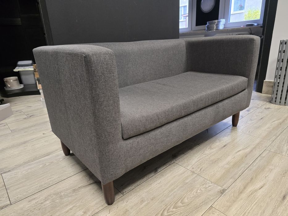Mini sofa do poczekalni salonu kosmetycznego fryzjer szara