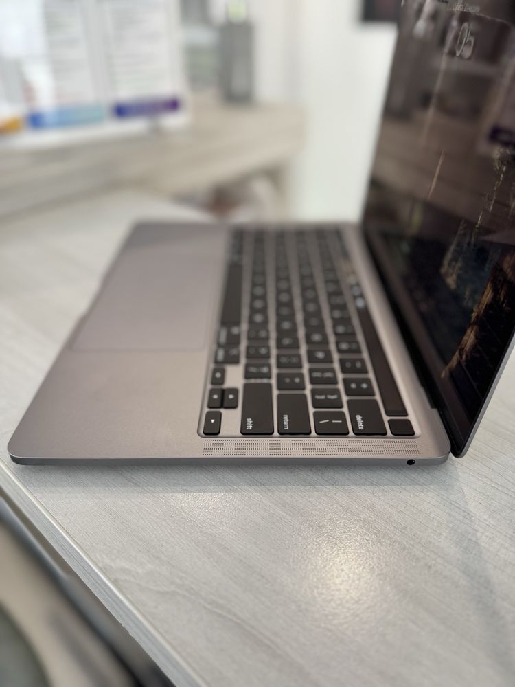 Apple MacBook Pro 13’ 2020 M1 16/512Gb Space Gray (Z11B000EM)