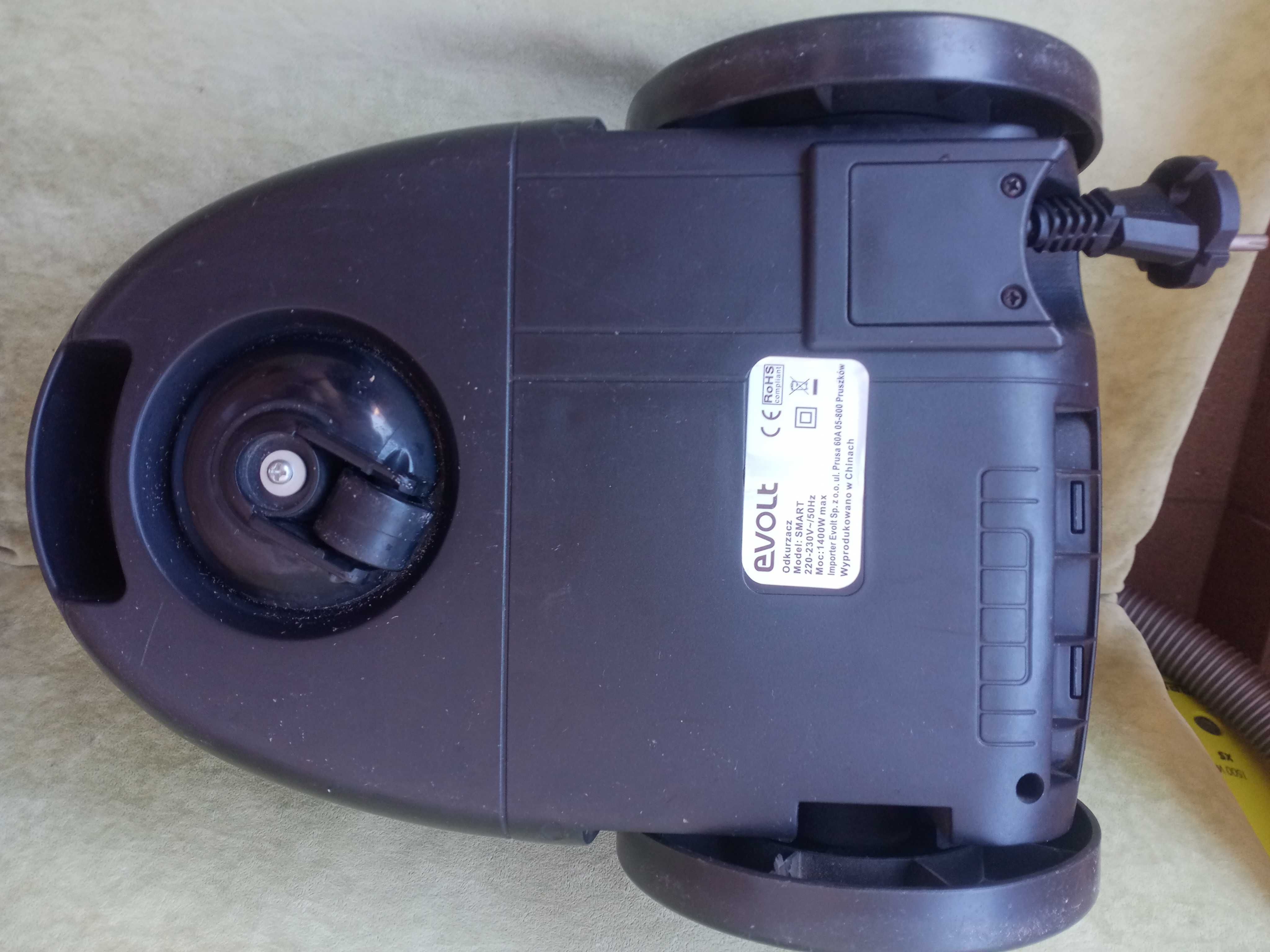 Пилoсос  Ewolt 1400 WT