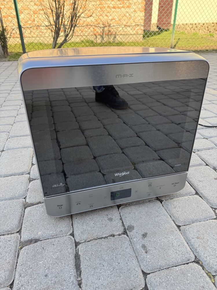 Мікрохвильова Whirlpool MAX 38