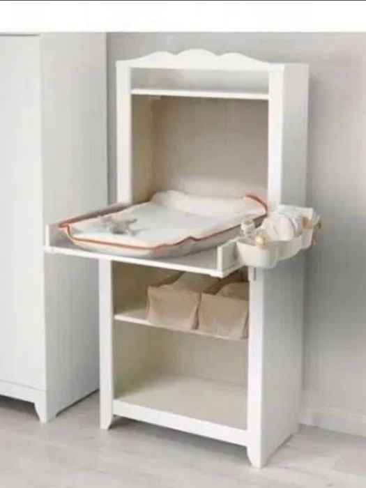 Szafa Hensvik dodatkowo z przewijakiem .