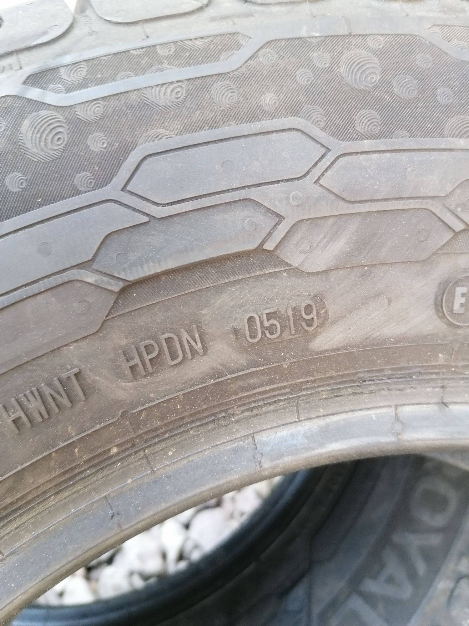 215/70/15 C Uniroyal