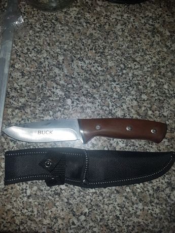 Охотничий нож фирмы Buck