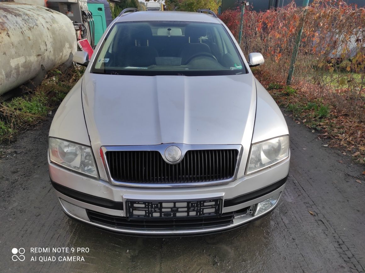 Skoda Octavia II lampy przód europa stan bdb wysyłka