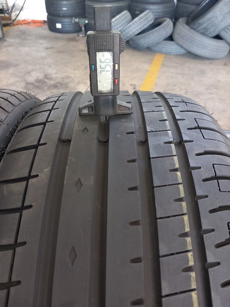Pneus 255/35/19 Accelera 98% da totalidade do piso