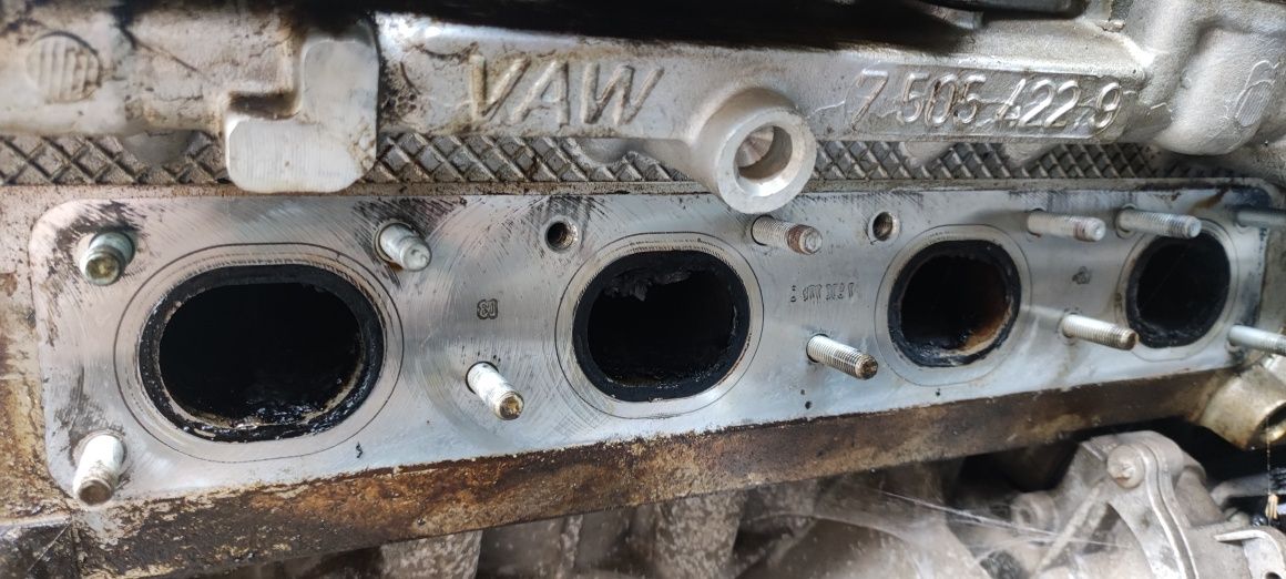 Głowica silnika BMW N42B20/B18